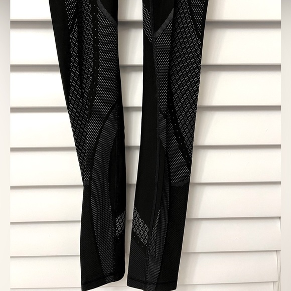 LULULEMON Limited Edition Leggings - Picture 2 of 3